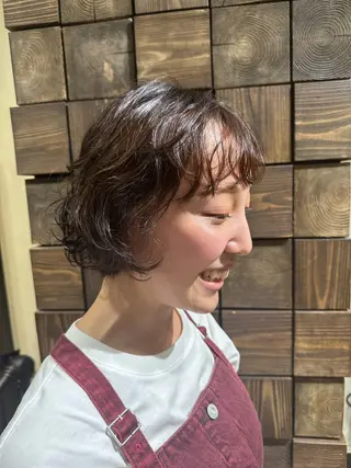 ショート 齊藤政太 顔周り カット 透明感カラーのヘアスタイル