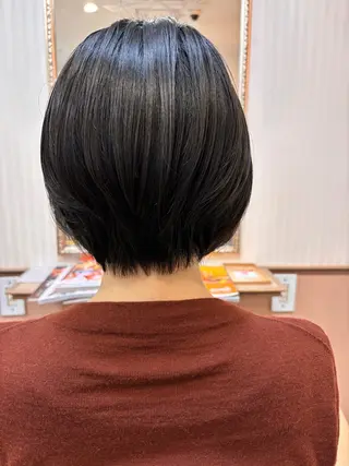 ショート シンセティックヘアデザイン所属・吉井 愛のヘアスタイル