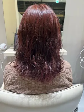 ミディアム k-two 関 七海のヘアスタイル
