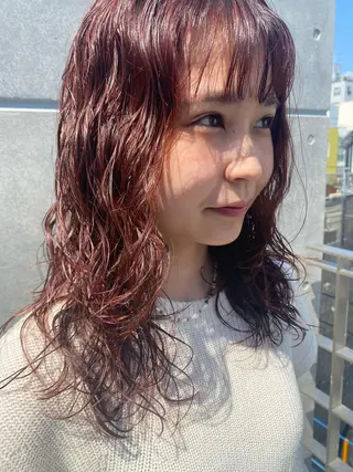 セミロング カラー パーマ Yahiko ハイトーンのヘアスタイル
