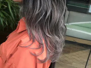 ロング あらい なつみのヘアスタイル