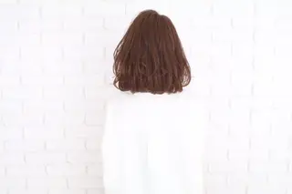 ミディアム カラー 向井 美緒のヘアスタイル