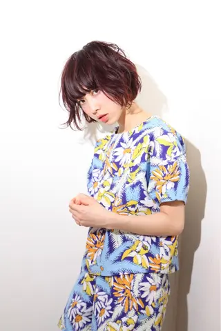 ショート カラー linda by neoliveのヘアスタイル