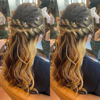 ロング カラー ヘアアレンジ モモカ/ハイトーン /バレイヤージュのヘアスタイル