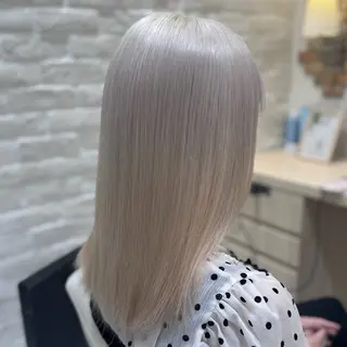 セミロング ハイトーンカラー 髪質改善カラーノトのヘアスタイル