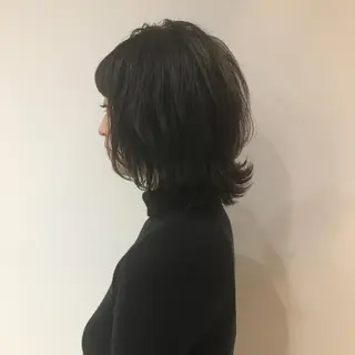セミロング カラー 入江 志穂のヘアスタイル