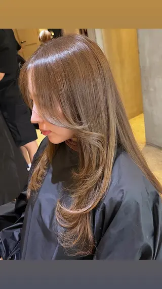 ロング カラー ラフィスヘアードープ所属・レイヤーと透明感の アユカ 新宿🦖のヘアスタイル
