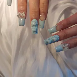 ネイル RUNWAY 　　の眉毛・アイブロウイメージ