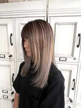 ロング カラー レイヤーカット 特化 ☘︎︎せりのヘアスタイル