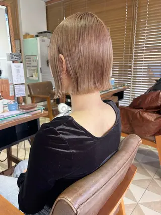 ショート カラー 齋藤 咲のヘアスタイル