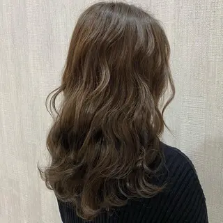 ロング カラー 🫧透け感⋆艶髪💎 山口アヤカのヘアスタイル