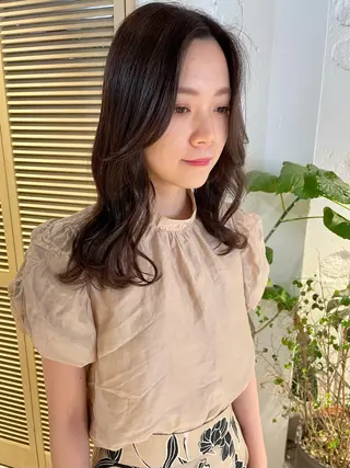 セミロング カラー 🩰オリーブ/ ベージュ松本咲花🩰のヘアスタイル