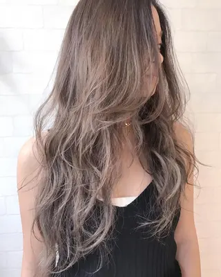 セミロング WATARU🔥／ 外国人風ハイライトのヘアスタイル