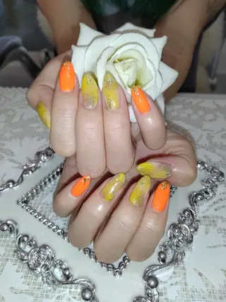 ネイル エステとネイル ローズコンフォートのネイルデザイン