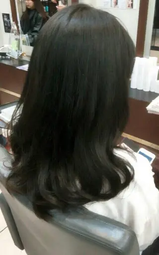 ミディアム セミロング カラー ヘアアレンジ MODE K's松原 YUMIのヘアスタイル