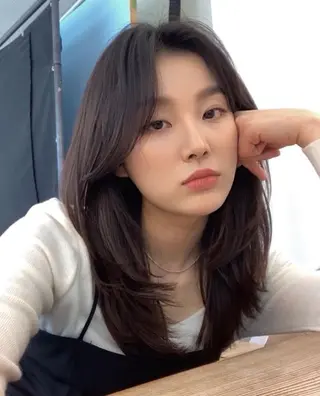 セミロング ALLY(アリー)所属・akane/ボブ /オリーブ/ブラウンのヘアスタイル