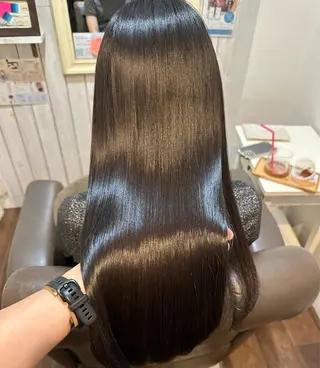 セミロング 髪質改善/艶髪/ 透明感カラー/サラのヘアスタイル