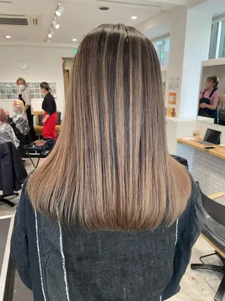 カラー miyu/ハイトーン /ブリーチのヘアスタイル