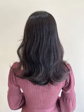 セミロング Lycka所属・山村 亜矢美のヘアスタイル