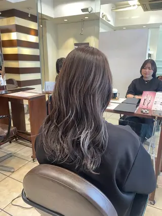 カラー 桑田 新菜のヘアスタイル