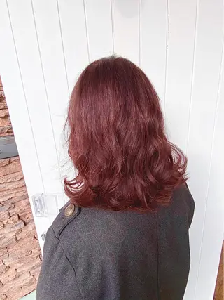 ミディアム カラー 髙井 麻帆のヘアスタイル