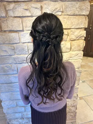 ロング ヘアアレンジ Mei /オリーブ カラー/アレンジのヘアスタイル