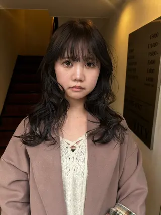 セミロング カラー hen所属・心斎橋/レイヤー/ ブリーチ/モエのヘアスタイル