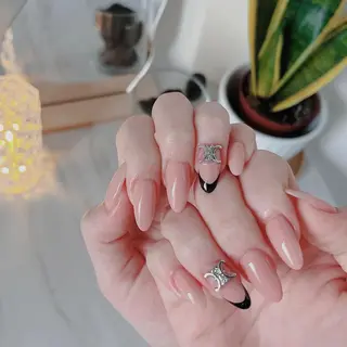 ネイル NEO Beauty Salon所属・𝐍𝐄𝐎 𝐉𝐔𝐑𝐈のネイルデザイン