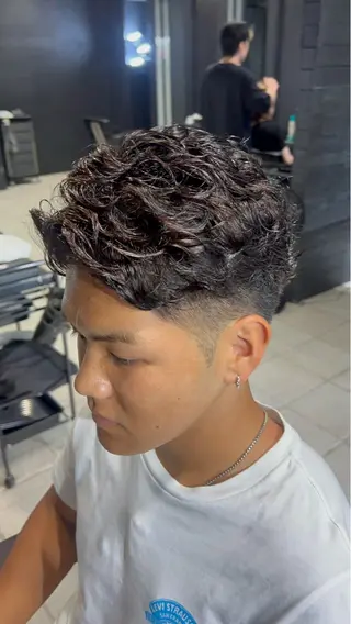 パーマ メンズ 難波/メンズウルフ・ フェザーパーマ鶴田文のヘアスタイル