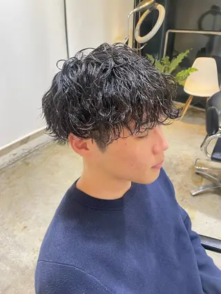 ミディアム パーマ メンズ RIN／韓国ヘア レイヤーカットのヘアスタイル