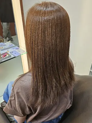 カラー ミディアム 臼井 早智のヘアスタイル