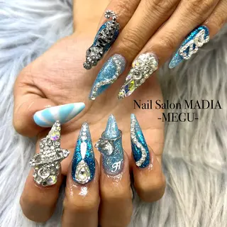 ネイル MADIA藤沢所属・MADIA MEGUのネイルデザイン