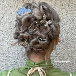 ヘアアレンジ niconail 千歳烏山店所属・niconail 🧣ayu 📍烏山のネイルデザイン