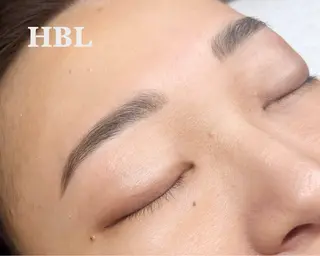 アイブロウ BEAUTYLINE Luxeのマツエク・マツパデザイン