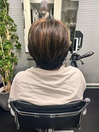 カラー 小木曽 芽生のヘアスタイル
