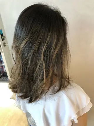 ミディアム EIGHT 船橋のヘアスタイル