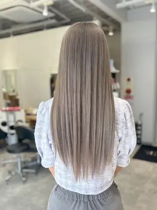 ロング 服部 真希のヘアスタイル