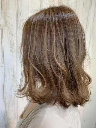 ミディアム カラー HAIR&MAKE.sia所属・心斎橋ボブ 好原良真のヘアスタイル