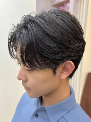 ショート パーマ メンズ 柏のセンターパート のプロ関口 柊太のヘアスタイル