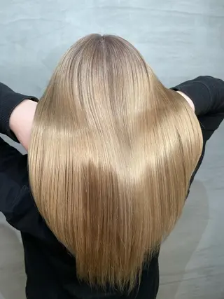 ロング 【髪質改善職人】 岡田成義のヘアスタイル