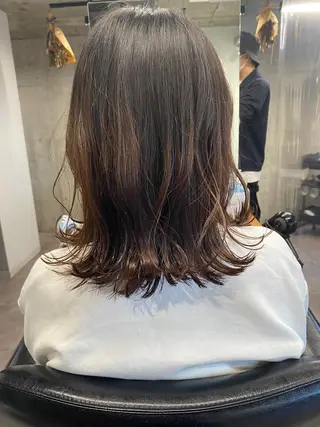ミディアム ショート・ウルフ✂︎ 安住有咲子のヘアスタイル