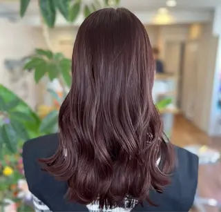 セミロング 繁田 朱音のヘアスタイル