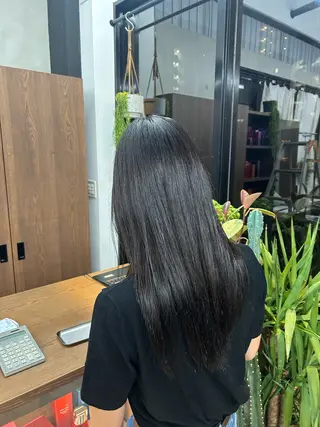 ロング H女性専用サロン梅田所属・伊澤 紗弥のヘアスタイル