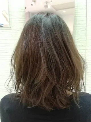 ミディアム YASUHIRO グレージュ/メンズのヘアスタイル