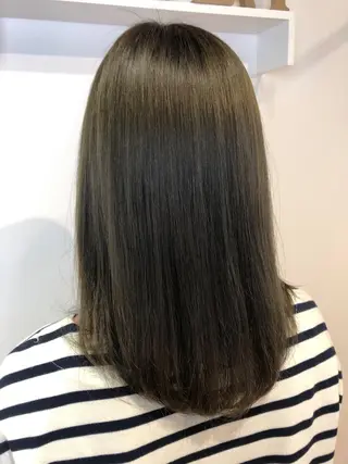 ミディアム カラー 青野 文香のヘアスタイル