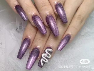 ネイル 💕牧島 🩷のネイルデザイン