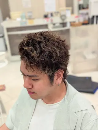 ショート パーマ 艶カラー✨ 上村保幸のヘアスタイル