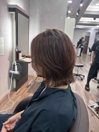 ミディアム 鈴木 綾乃のヘアスタイル