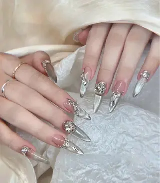 ネイル T. Leeのネイルデザイン