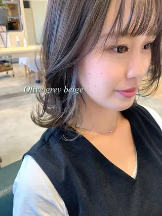 ミディアム カラー 吉原 由菜のヘアスタイル